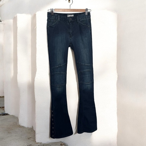 Free people Dark Wash Flare bell bottom button Jeans 24 - Picture 1 of 6